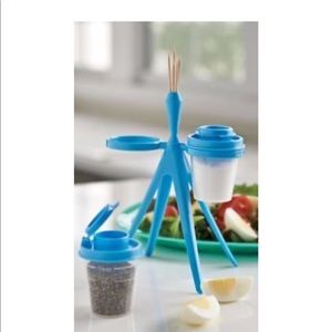 Tupperware mini salt and pepper shaker with stand